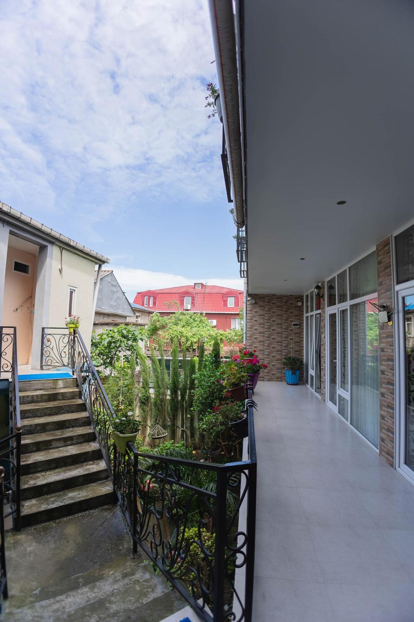 Guest House Ocean Force Batumi Exterior foto
